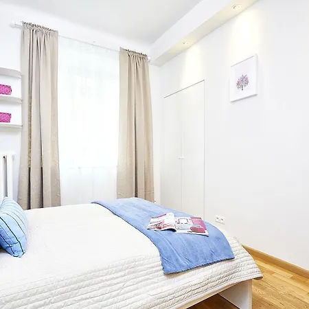 Cozy In Old Ochota Apartment Warsaw